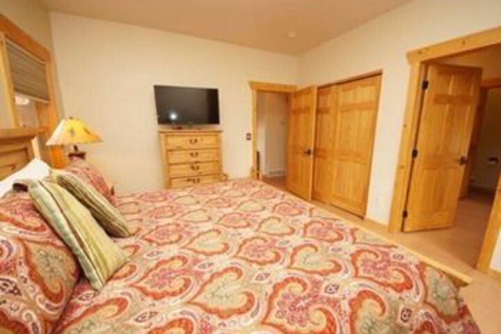 Room 25 of 65