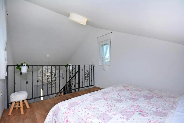 Room 2 of 16