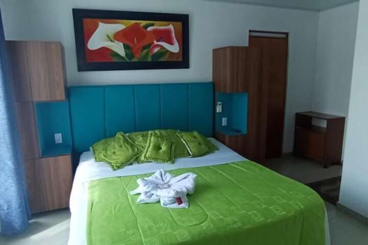 Room 7 of 13