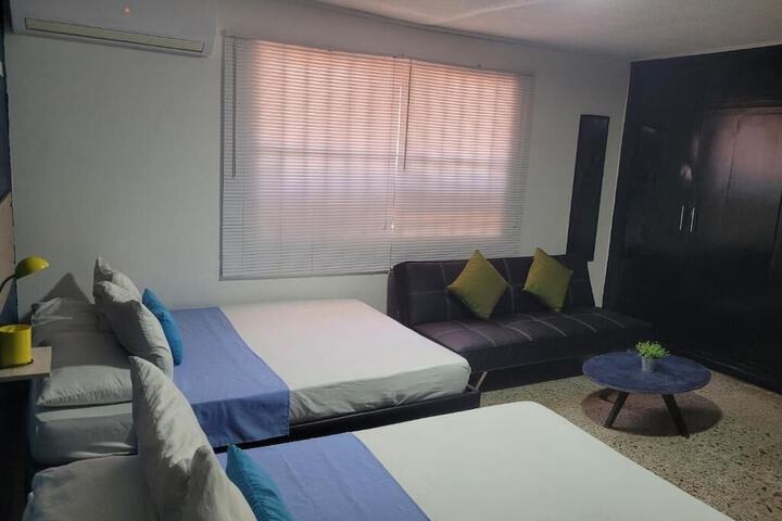 Room 10 of 32