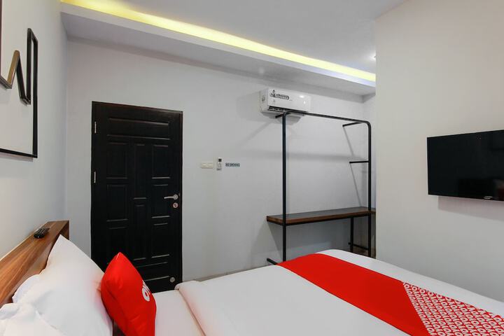 Room 16 of 33