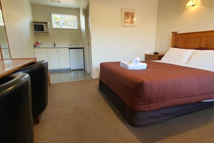 Room 16 of 53