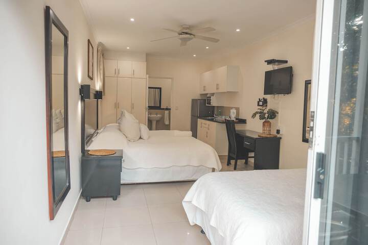 Room 3 of 38