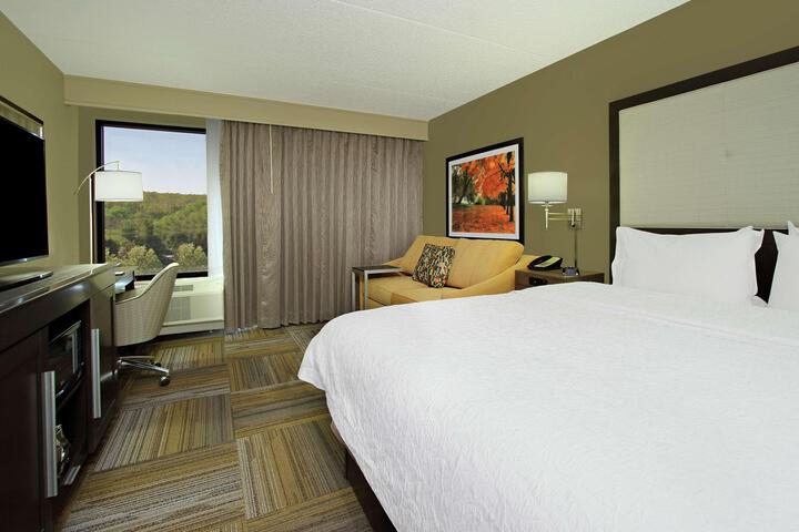 1 King Bed with Sofa Bed (8 of 20)