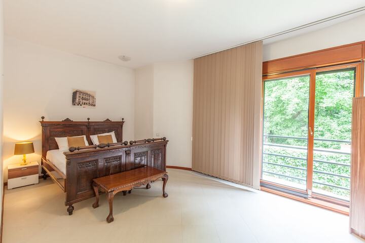 Room 8 of 43