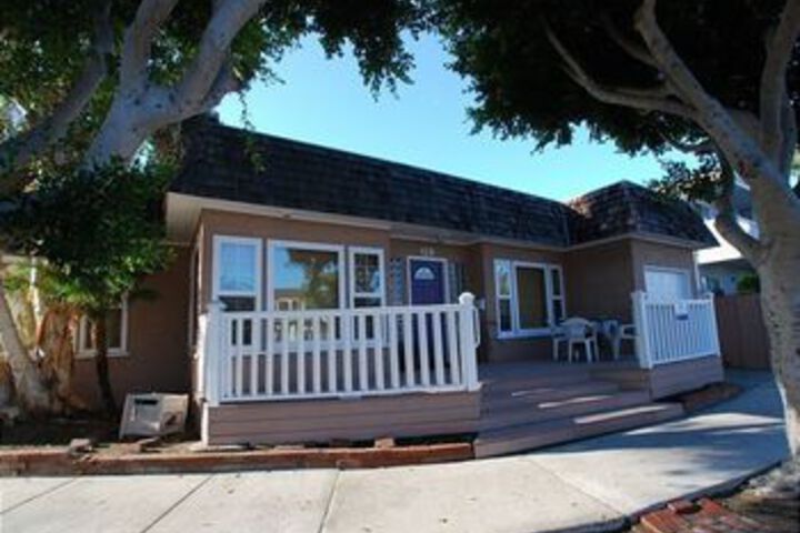 Photo of G Street 68208 by RedAwning