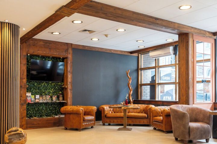 Guest Lobby