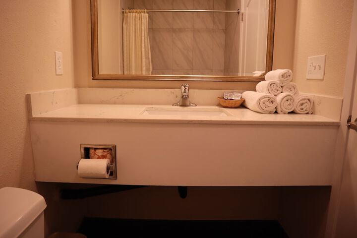 Room 12 of 20