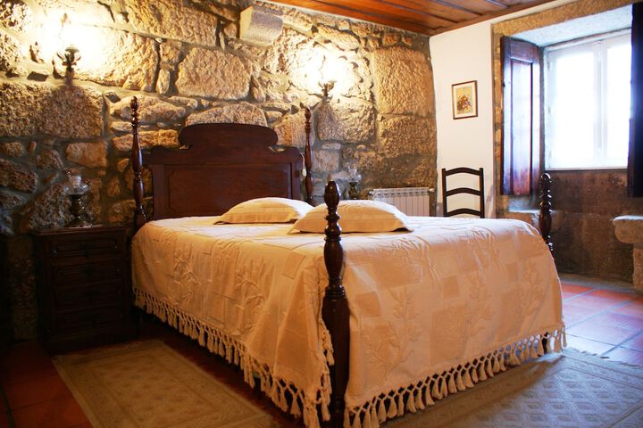 Room 2 of 34