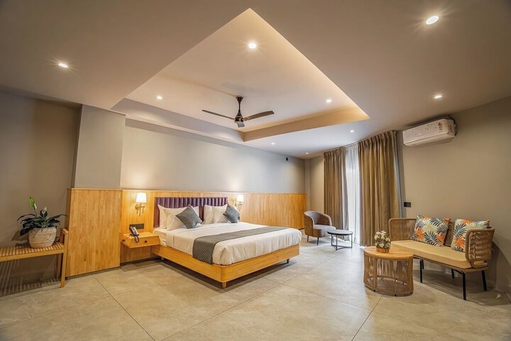 Room 46 of 100