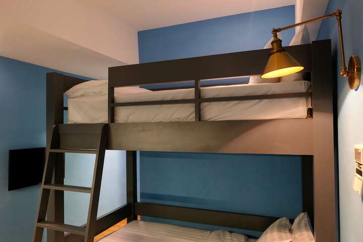 Room 12 of 36