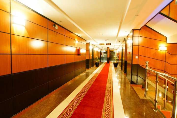 Ballroom/Hall 6 of 39