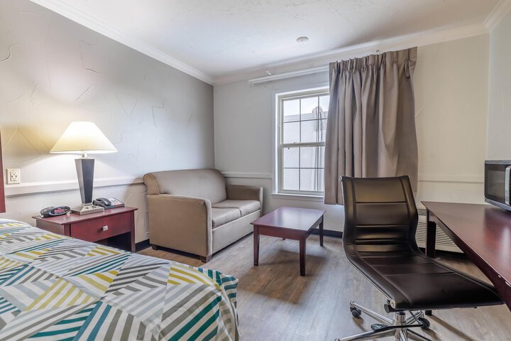Room 9 of 21