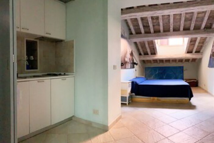 Room 50 of 83