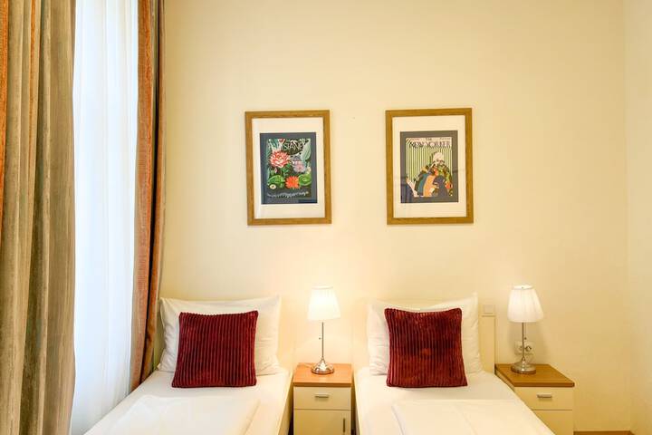 Room 9 of 22