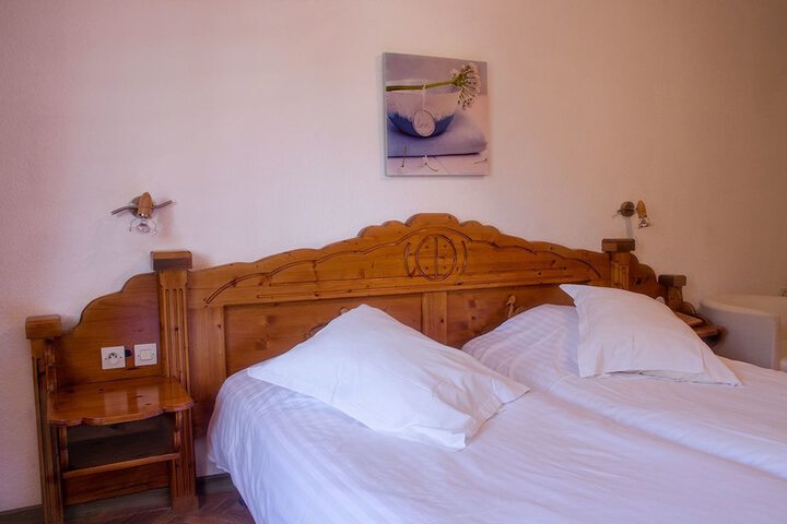 Room 4 of 40