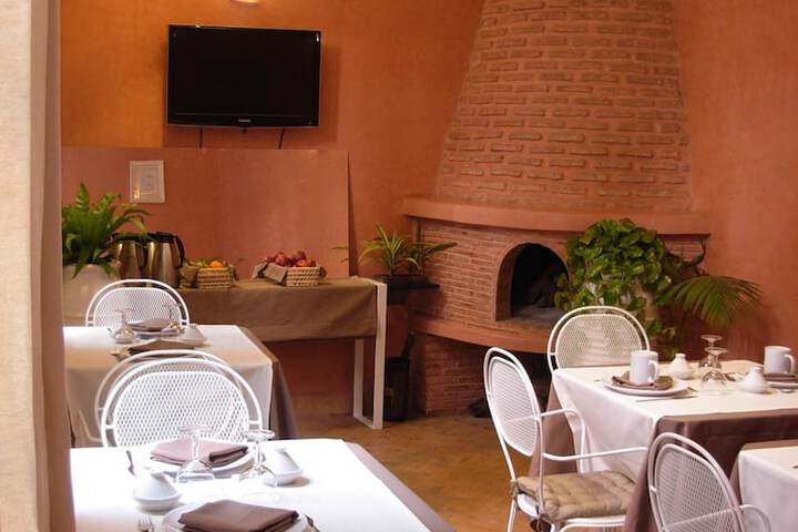 Dining 29 of 34