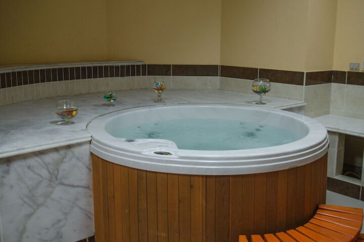 Spa 16 of 53