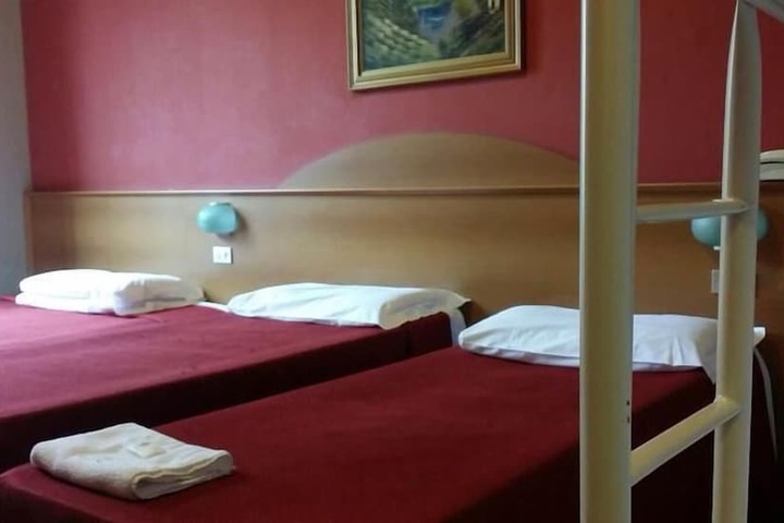 Room 10 of 23
