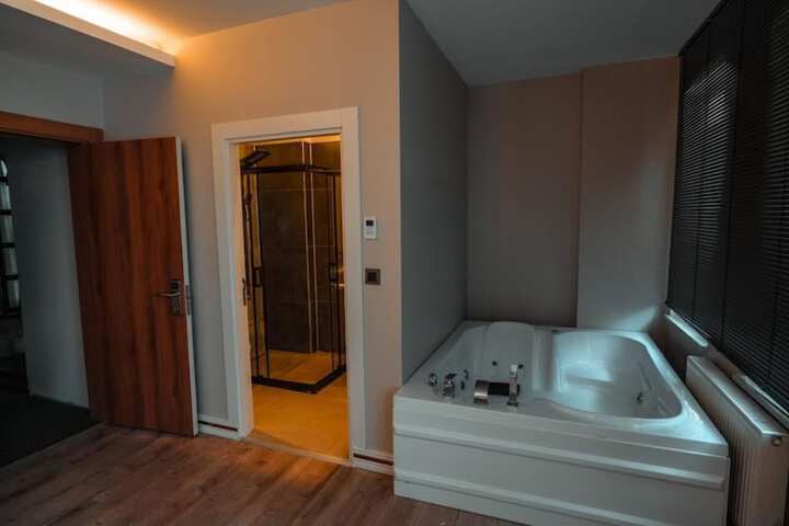 Room 20 of 26