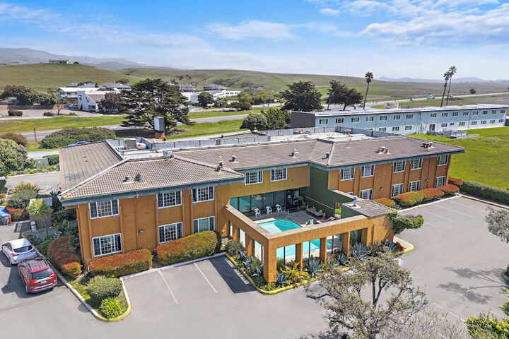 Hotel 70 of 76