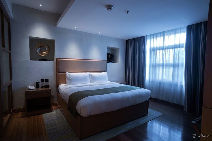 Room 5 of 24