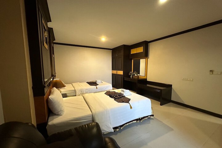 Room 6 of 60
