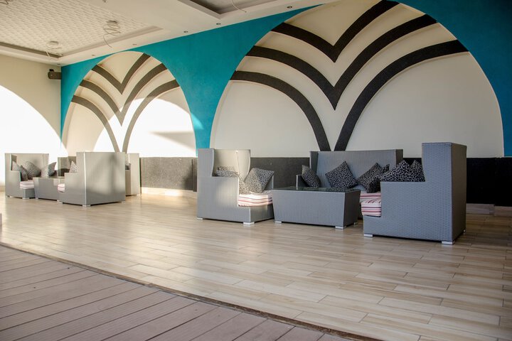 Lounge 101 of 131