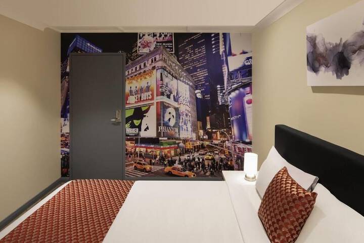 Room 20 of 38