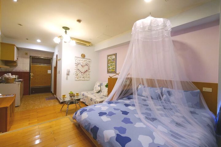 Room 30 of 51