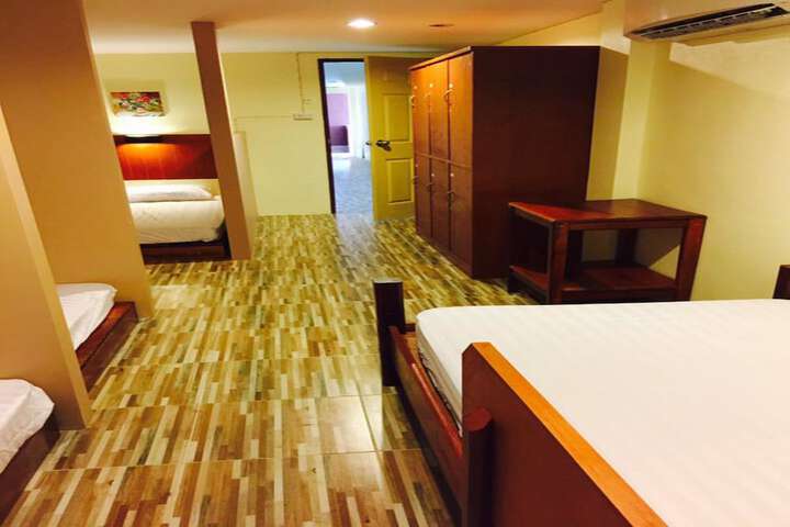 Room 15 of 34