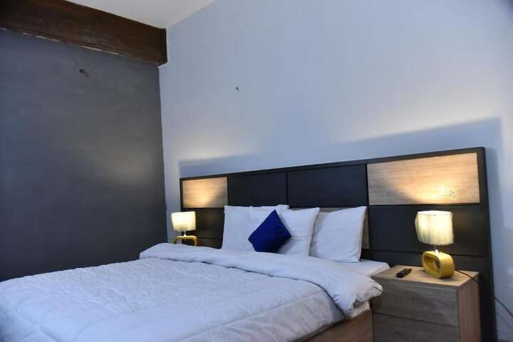 Room 5 of 31