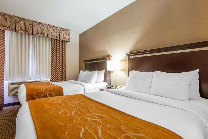 1 King Bed Suite (9 of 15)
