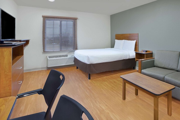 1 Queen Bed (18 of 18)