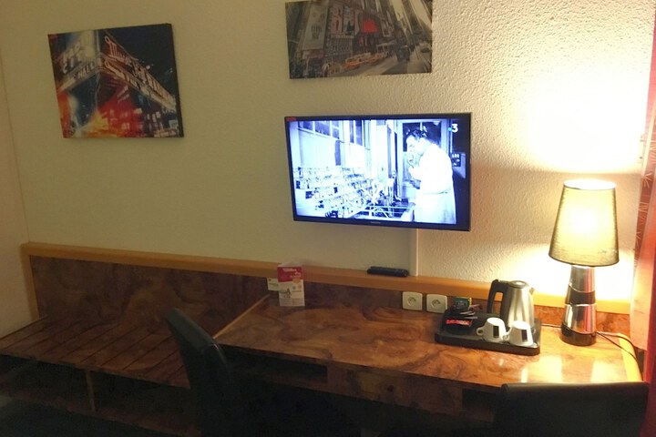 Room 26 of 87