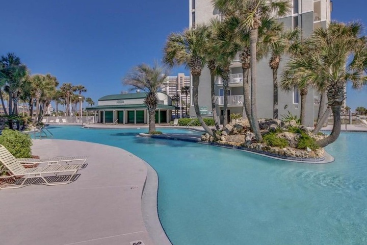 Pool 13 of 22