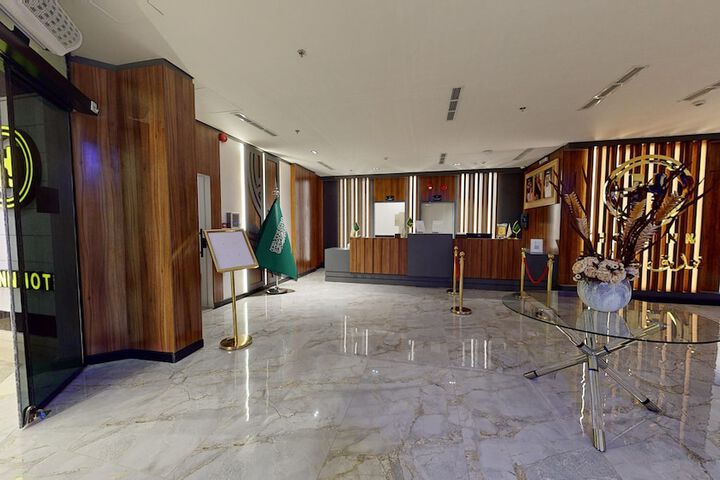How Inn Hotel