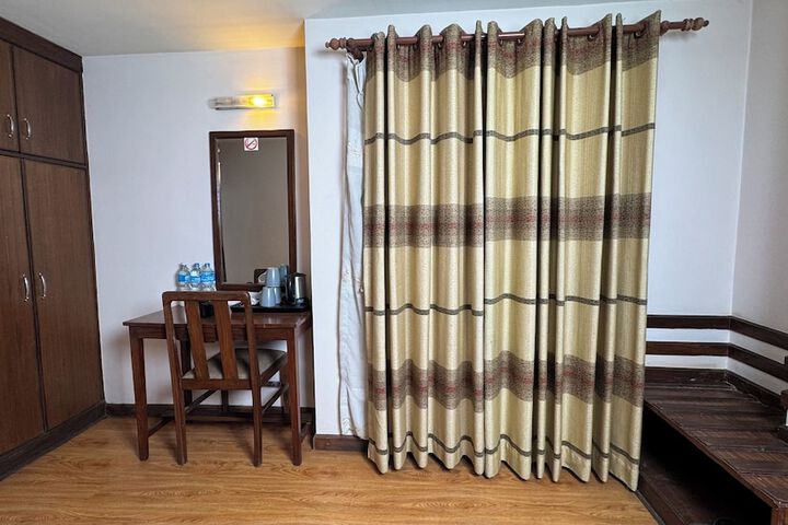Room 27 of 50