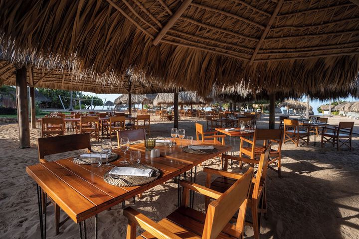 Dining 90 of 131