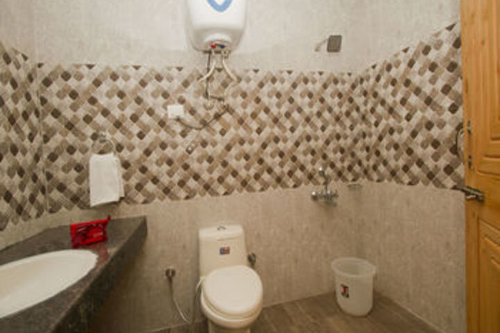 Room 3 of 25