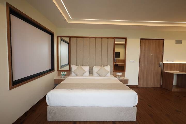Room 4 of 56