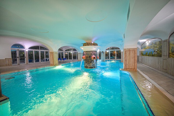 Pools & Facilities