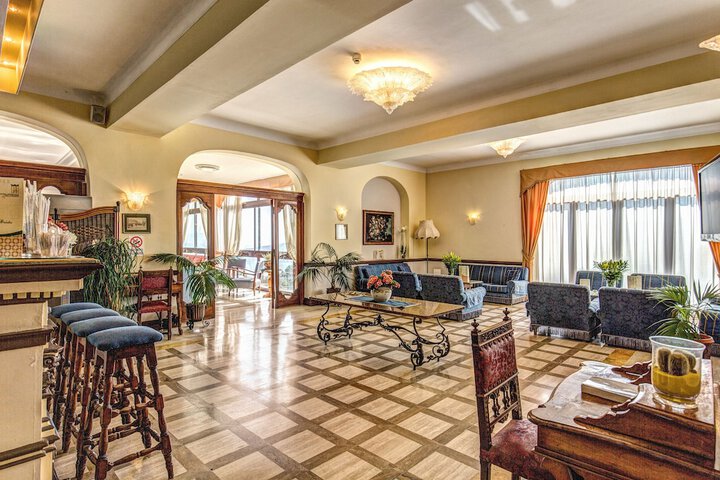 Guest Lobby