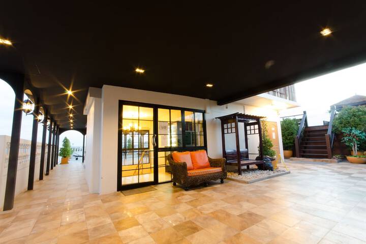 Hotel with Pool