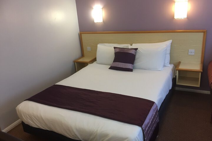 Room 13 of 34