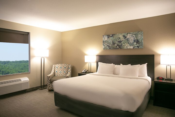 Room 10 of 35