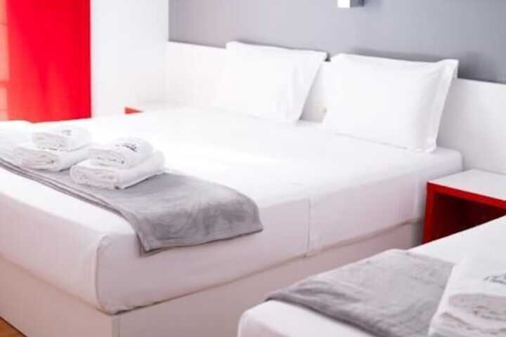 Room 33 of 97