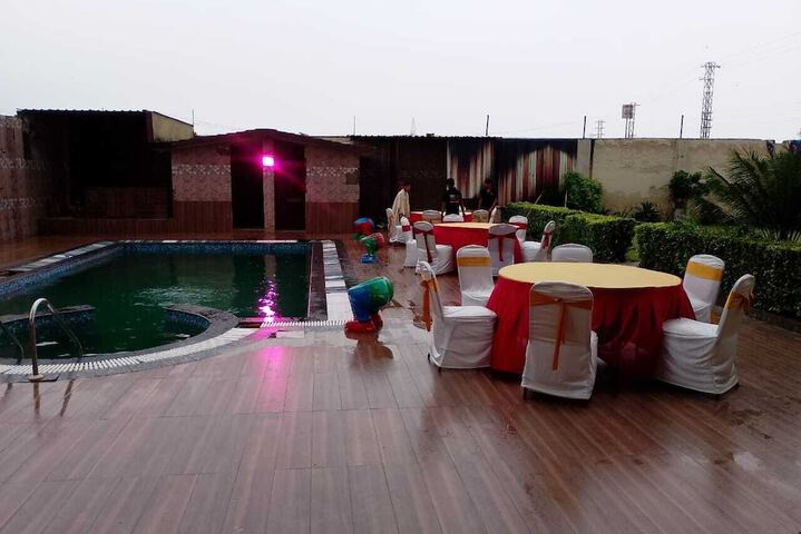 Pool 7 of 12