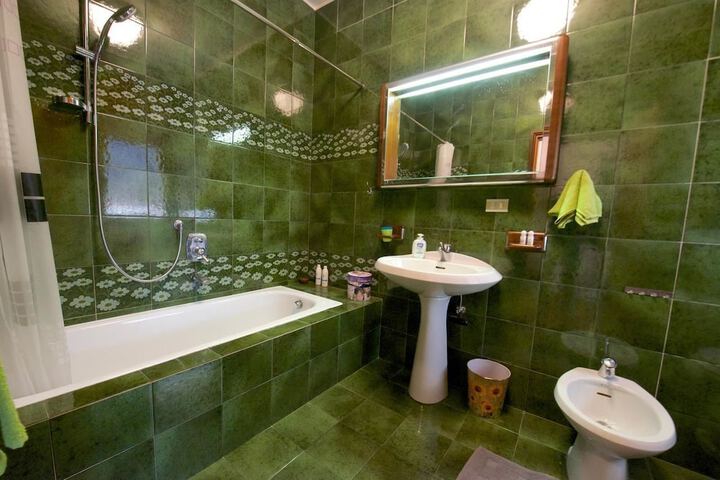 Room 13 of 22