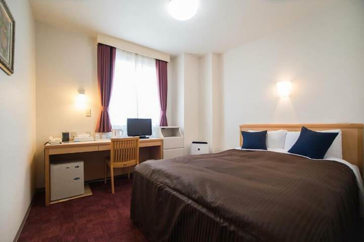 Room 6 of 32